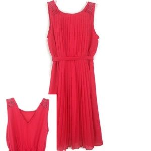 Sleeveless Pleated Dress V Back Fishnet Inset - M